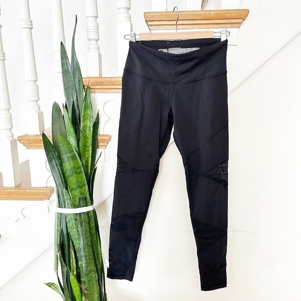 Victoria's Secret Sport Black Lace Panels Athletic Legging Size S
